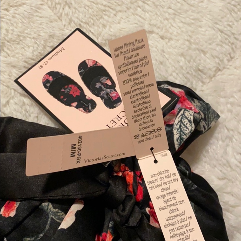 NWT Victoria’s Secret satin slippers - Picture 7 of 7